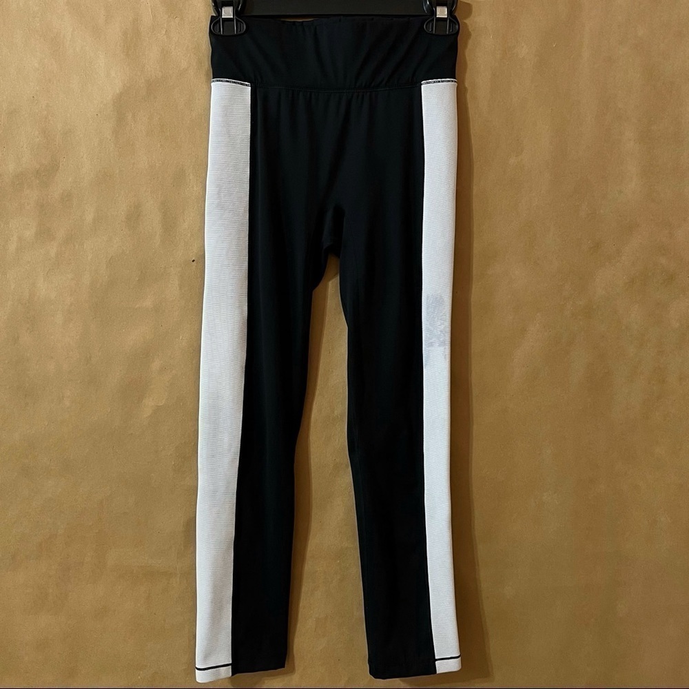 All Access | Standing Ovation Side Stripe High Waisted Capri Leggings Size XS